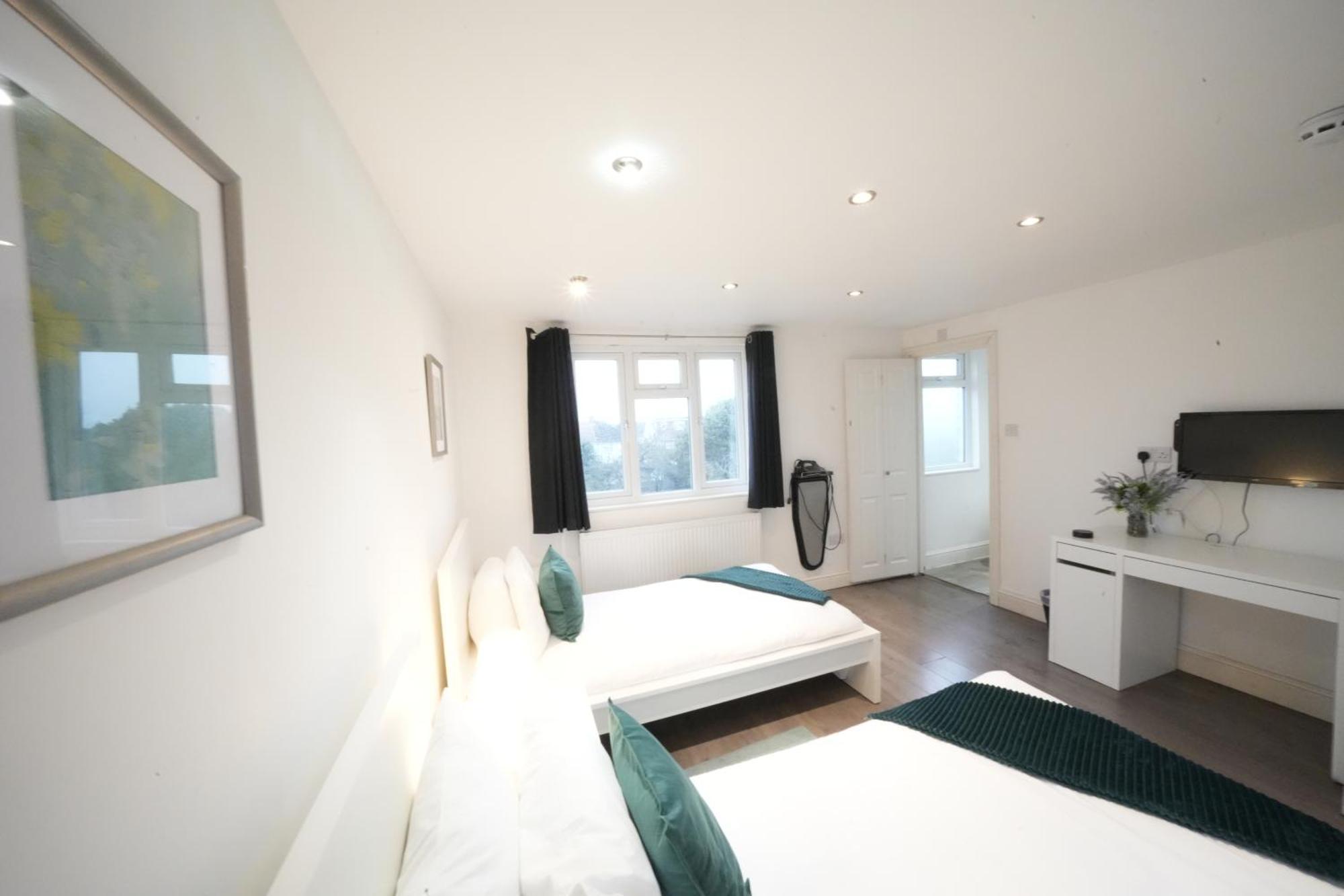 Grand Airport Ensuites Harmondsworth Eksteriør bilde
